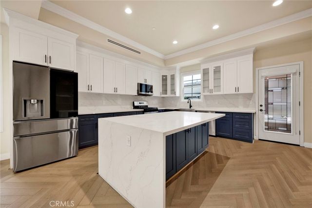 74 S Oak Avenue, Pasadena, CA 91107