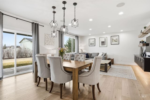 868 W Grassland St, Middleton, ID 83644