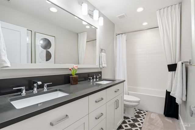 868 W Grassland St, Middleton, ID 83644