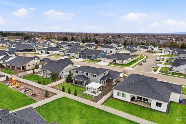 868 W Grassland St, Middleton, ID 83644