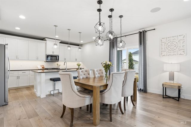 868 W Grassland St, Middleton, ID 83644