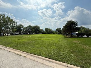 16230 S 107th Avenue, Orland Park, IL 60467