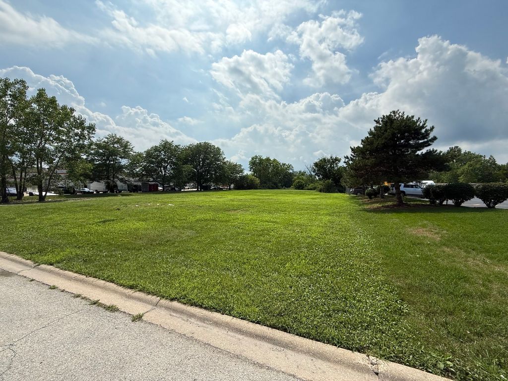 16230 S 107th Avenue, Orland Park, IL 60467