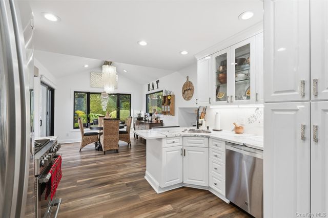 76 Kensington Oval, New Rochelle, NY 10805