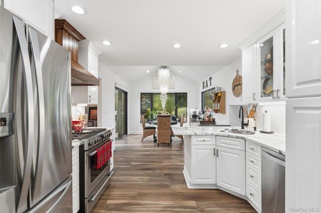 76 Kensington Oval, New Rochelle, NY 10805