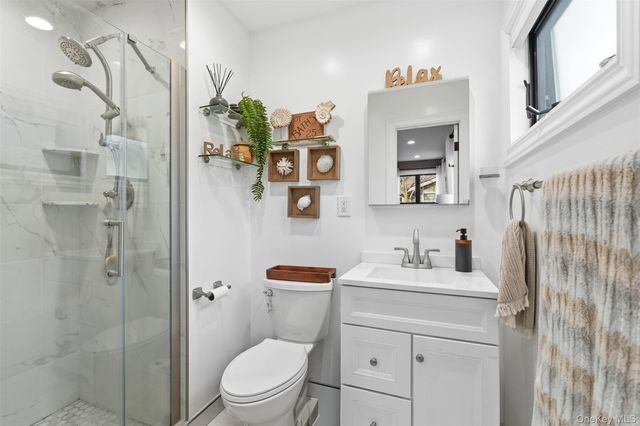 76 Kensington Oval, New Rochelle, NY 10805