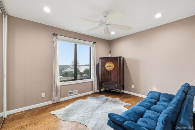 76 Kensington Oval, New Rochelle, NY 10805