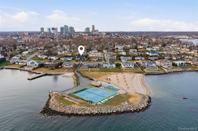 76 Kensington Oval, New Rochelle, NY 10805