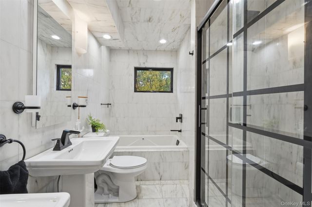 76 Kensington Oval, New Rochelle, NY 10805