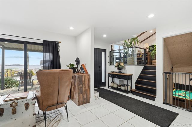 76 Kensington Oval, New Rochelle, NY 10805