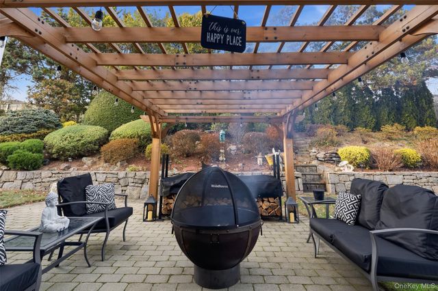 76 Kensington Oval, New Rochelle, NY 10805