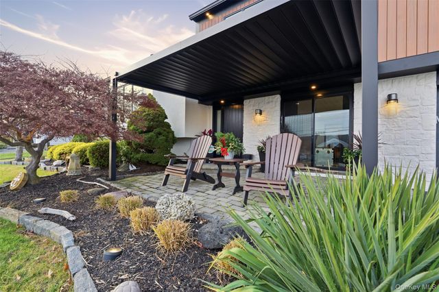 76 Kensington Oval, New Rochelle, NY 10805