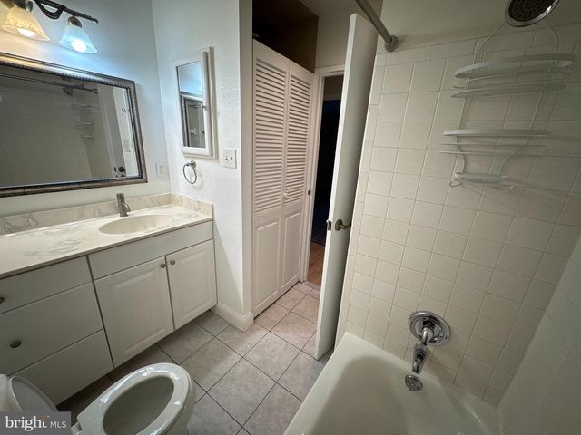 24 ASHLEY CT, Marlton, NJ 08053