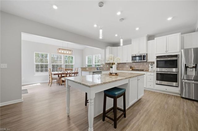 2138 Tall Pine DR, Chesapeake, VA 23323