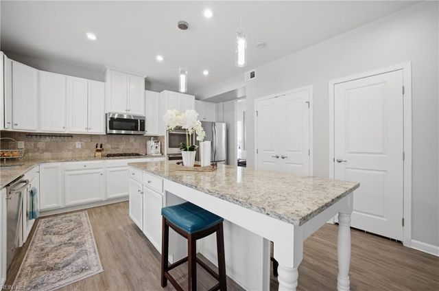 2138 Tall Pine DR, Chesapeake, VA 23323