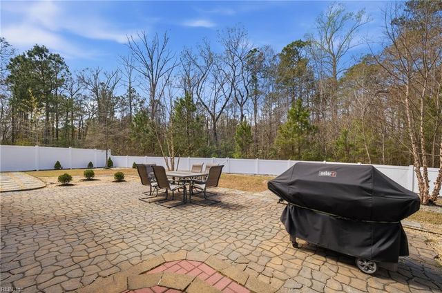 2138 Tall Pine DR, Chesapeake, VA 23323