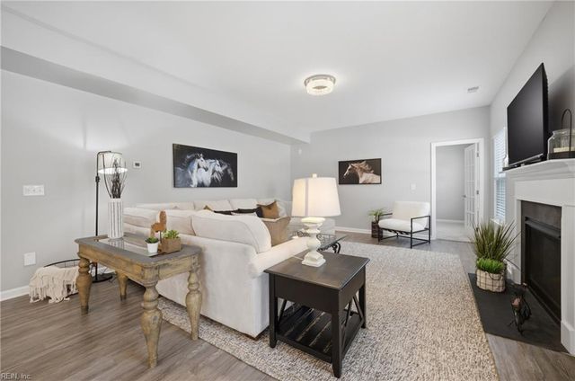 2138 Tall Pine DR, Chesapeake, VA 23323