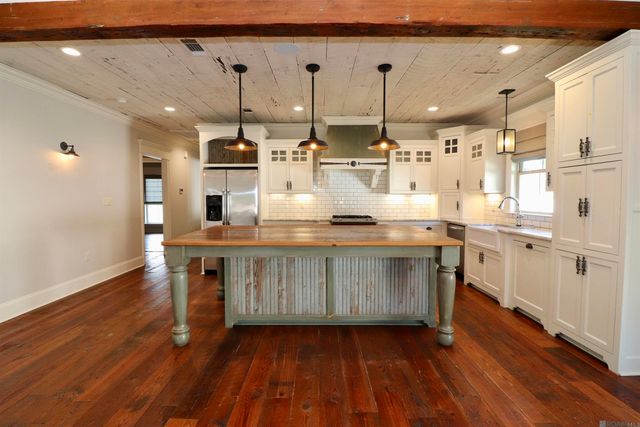 5687 Island Rd, Jarreau, LA 70749