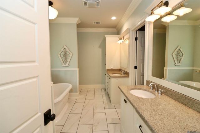 5687 Island Rd, Jarreau, LA 70749