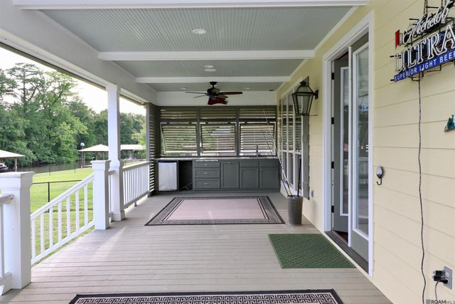 5687 Island Rd, Jarreau, LA 70749