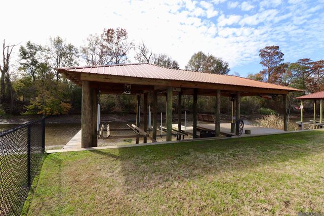 5687 Island Rd, Jarreau, LA 70749