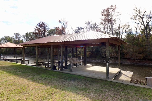 5687 Island Rd, Jarreau, LA 70749