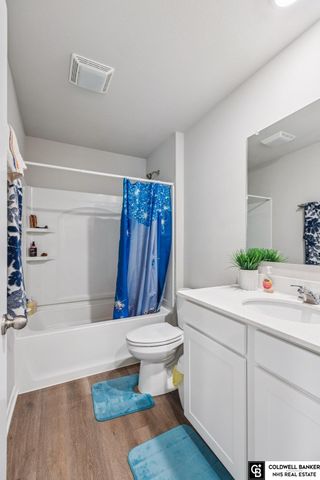 9306 Reynolds Street, Omaha, NE 68122