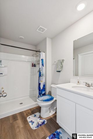 9306 Reynolds Street, Omaha, NE 68122