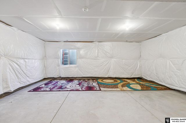 9306 Reynolds Street, Omaha, NE 68122