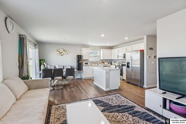 9306 Reynolds Street, Omaha, NE 68122