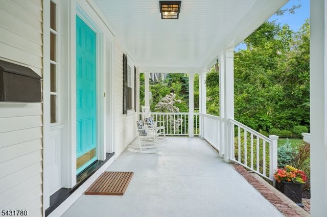 26 Mountain Ave, Maplewood Twp., NJ 07040