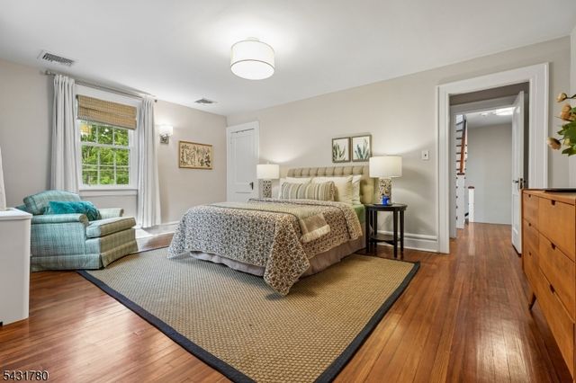 26 Mountain Ave, Maplewood Twp., NJ 07040