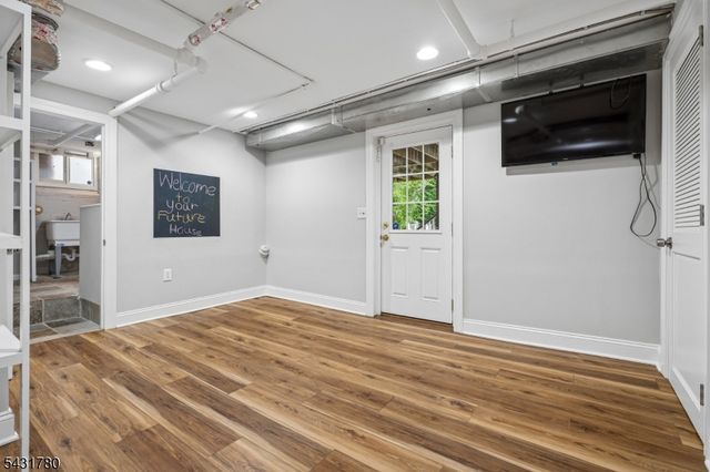 26 Mountain Ave, Maplewood Twp., NJ 07040