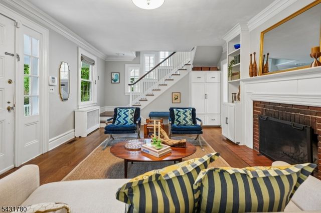 26 Mountain Ave, Maplewood Twp., NJ 07040