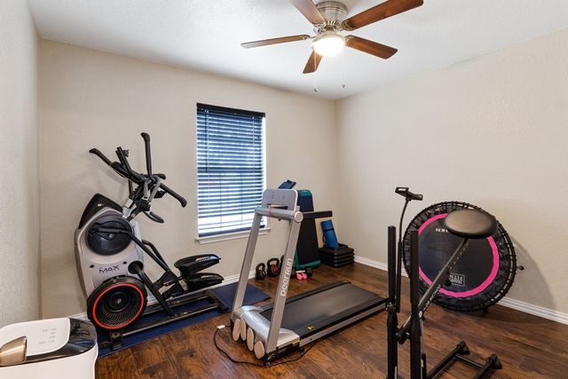 812 Barber Avenue, Cleburne, TX 76031