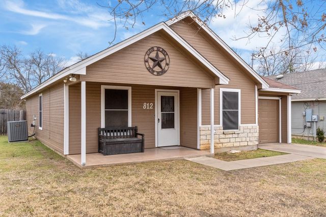 812 Barber Avenue, Cleburne, TX 76031