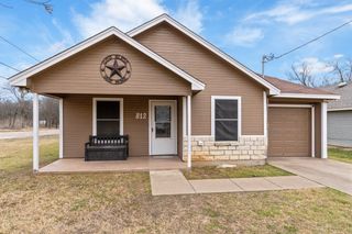 812 Barber Avenue, Cleburne, TX 76031
