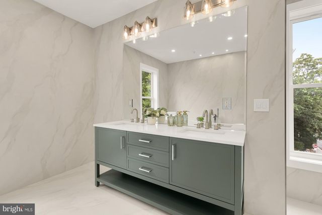 1600 37TH ST NW, Washington, DC 20007