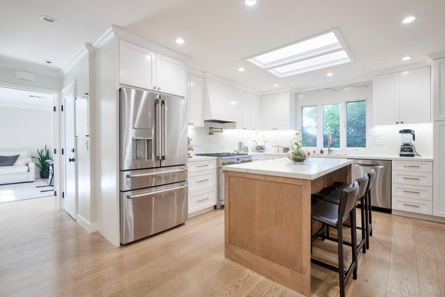 470 Martinsen Court, Palo Alto, CA 94306