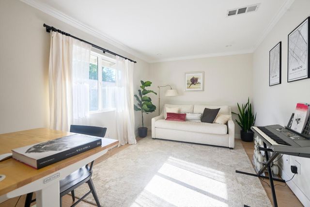 470 Martinsen Court, Palo Alto, CA 94306