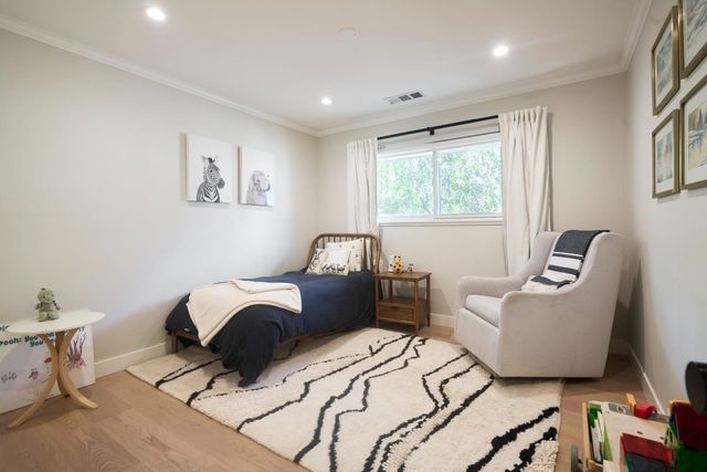470 Martinsen Court, Palo Alto, CA 94306