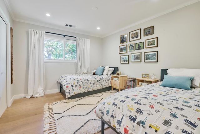 470 Martinsen Court, Palo Alto, CA 94306