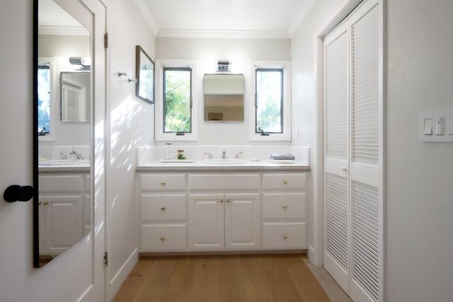 470 Martinsen Court, Palo Alto, CA 94306