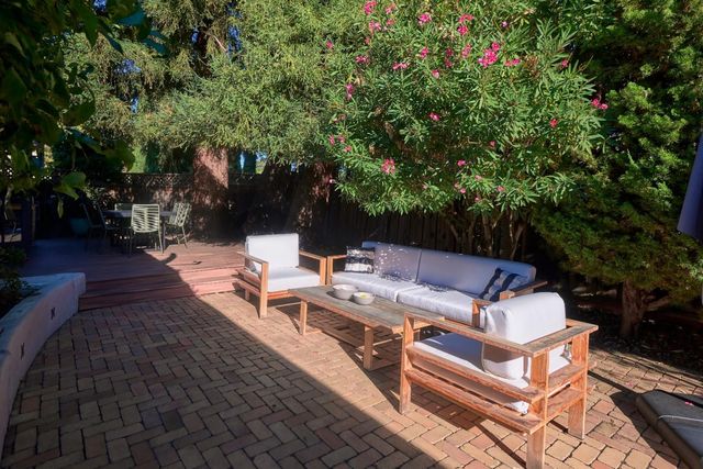 470 Martinsen Court, Palo Alto, CA 94306