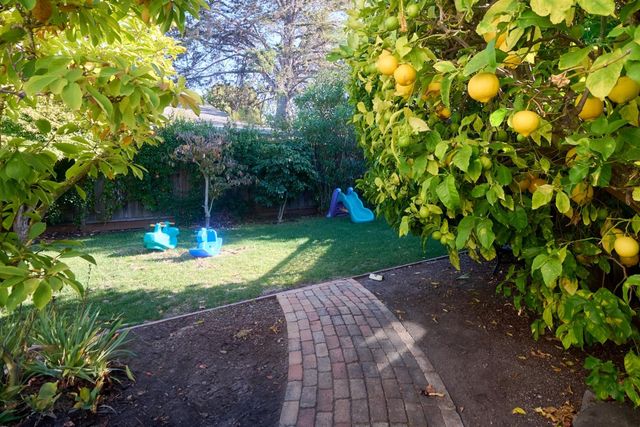 470 Martinsen Court, Palo Alto, CA 94306