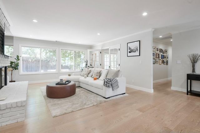 470 Martinsen Court, Palo Alto, CA 94306