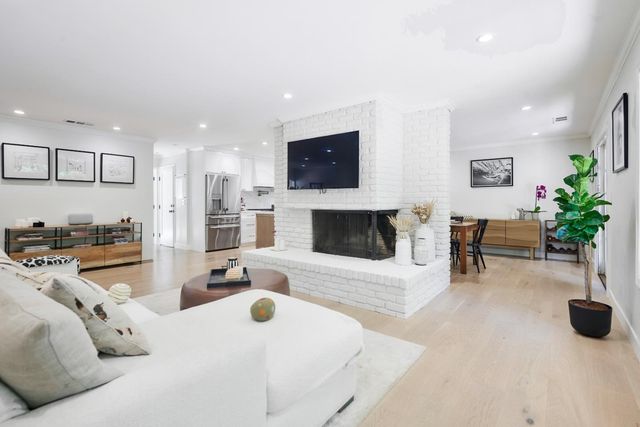 470 Martinsen Court, Palo Alto, CA 94306