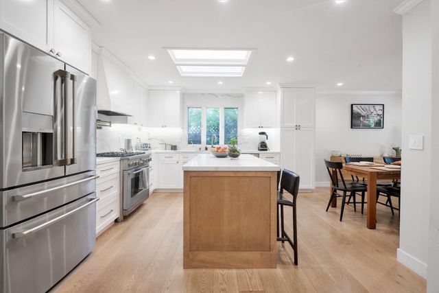 470 Martinsen Court, Palo Alto, CA 94306