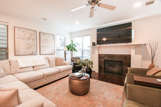 1111 W 26th Street, Houston, TX 77008