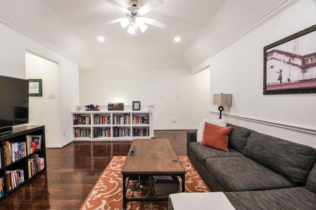 1111 W 26th Street, Houston, TX 77008